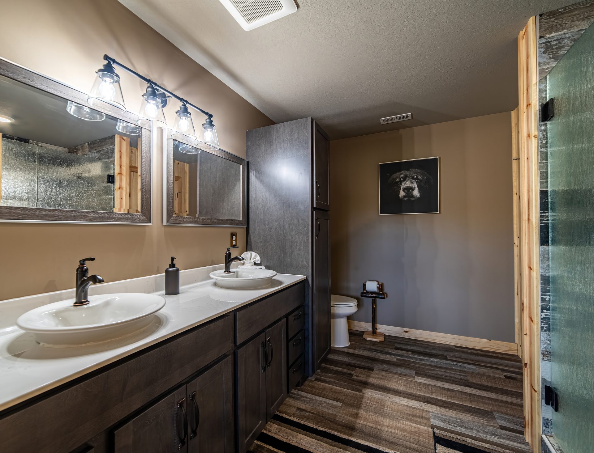 The Northwoods Bear Lakehouse exterior